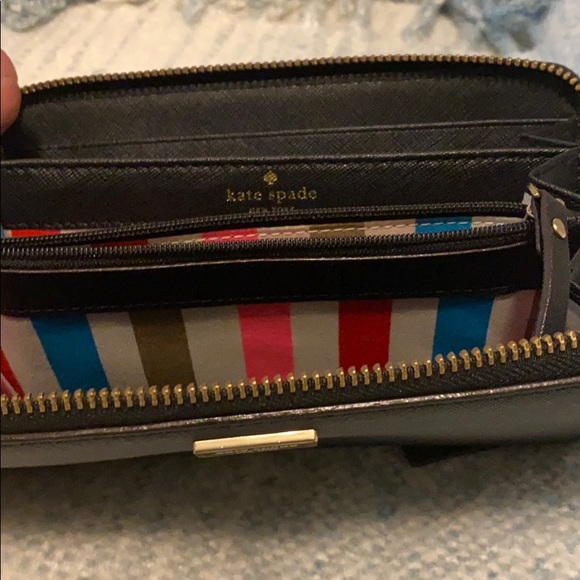 Black Kate spade zip wallet - Picture 3 of 4